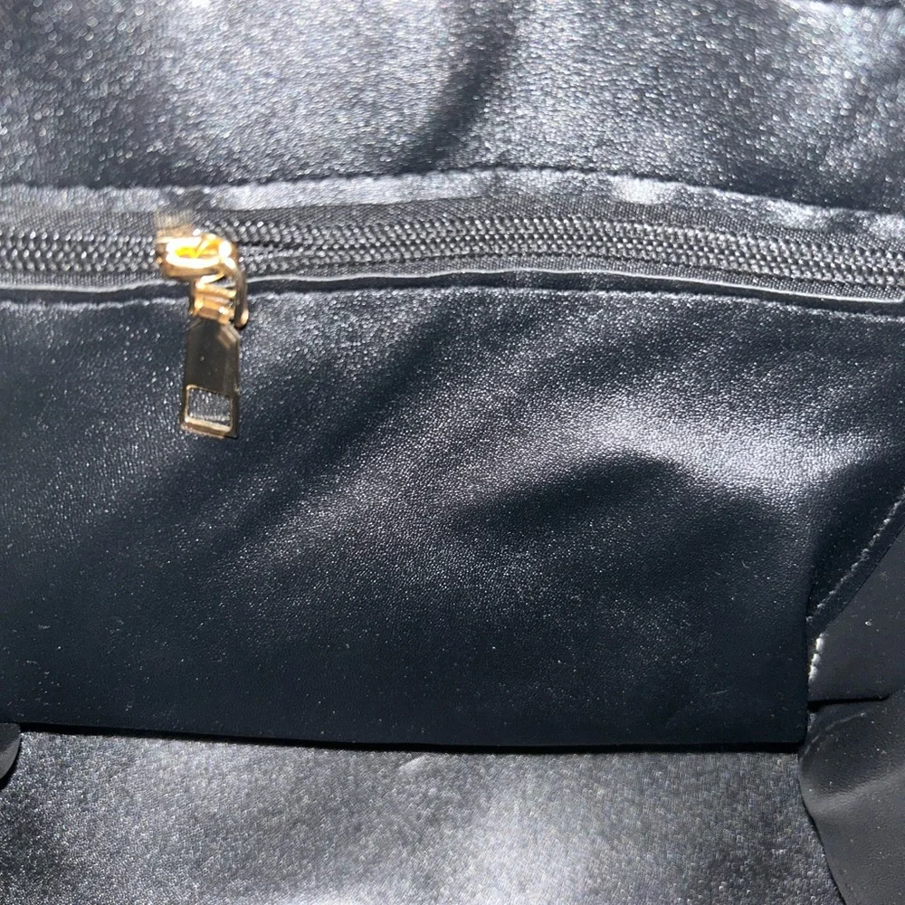 The Tote Bag - Picture 4 of 7